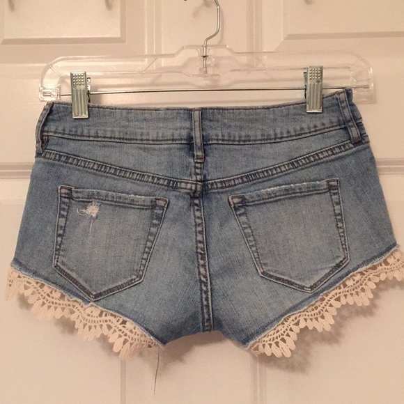 Roxy lace edge low rise jean shorts size 1 - Picture 7 of 12